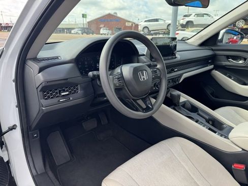 Used 2024 Honda Accord EX image 17