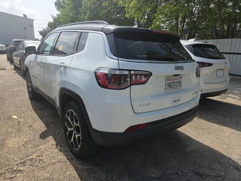 Used 2025 Jeep Compass Limited AWD/4WD image 8