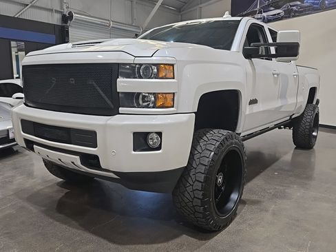 Used 2019 Chevrolet Silverado 2500 High Country w/ Duramax Plus Package AWD/4WD image 6