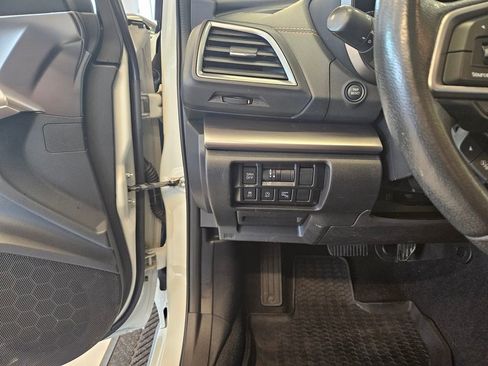 Used 2023 Subaru Crosstrek 2.5i Limited AWD/4WD image 16