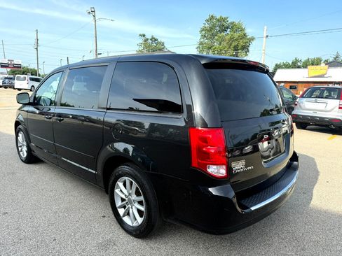 Used 2015 Dodge Grand Caravan SXT w/ UConnect Hands-Free Group image 4