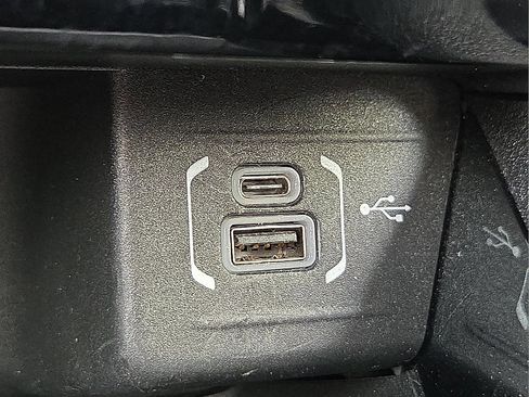 Used 2025 Jeep Compass Trailhawk AWD/4WD image 17