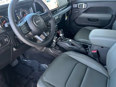 New 2026 Jeep Gladiator Mojave AWD/4WD image 9