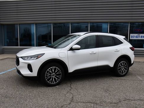 New 2024 Ford Escape SE FWD image 2