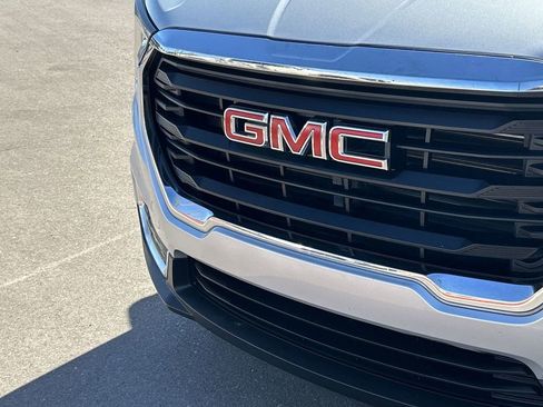 Used 2022 GMC Terrain SLE image 31