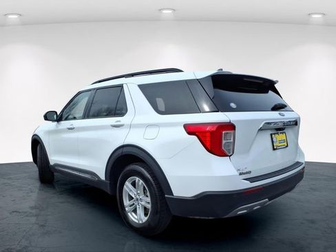 Used 2024 Ford Explorer XLT w/ Equipment Group 202A image 11