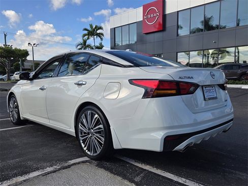 Used 2024 Nissan Altima 2.5 SL image 11