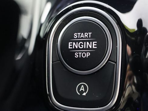 Used 2024 Mercedes-Benz GLA 250 4MATIC w/ Winter Heating Package image 16