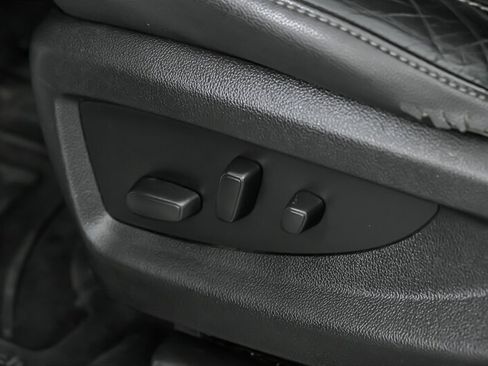 Used 2018 Chevrolet Suburban LT AWD/4WD image 22