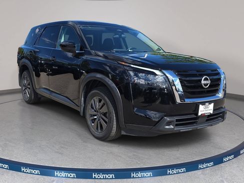 Used 2024 Nissan Pathfinder S AWD/4WD image 4