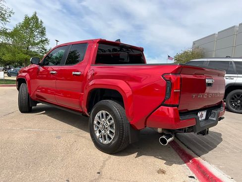 Used 2024 Toyota Tacoma Limited w/ Limited Package (LT) image 8