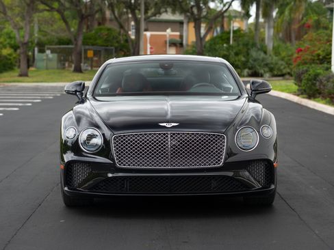 Used 2022 Bentley Continental GT image 3