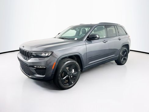 Used 2024 Jeep Grand Cherokee Limited w/ Luxury Tech Group II AWD/4WD image 3