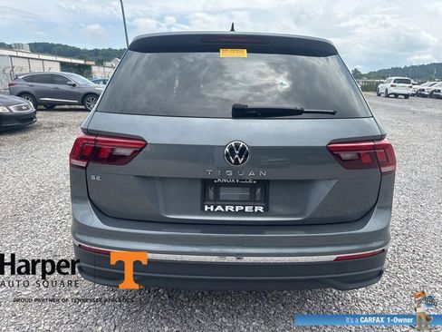 Used 2024 Volkswagen Tiguan SE w/ Panoramic Sunroof Package FWD image 4