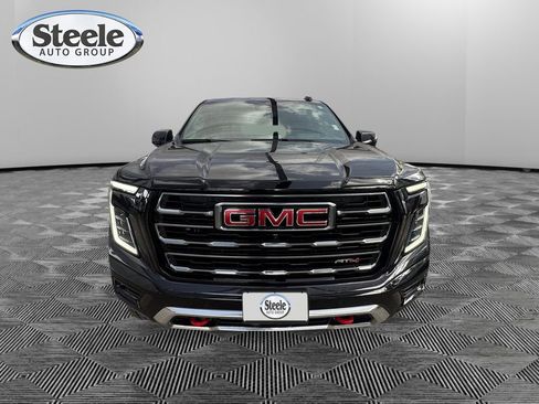 Used 2025 GMC Yukon XL AT4 w/ AT4 Premium Plus Package AWD/4WD image 8