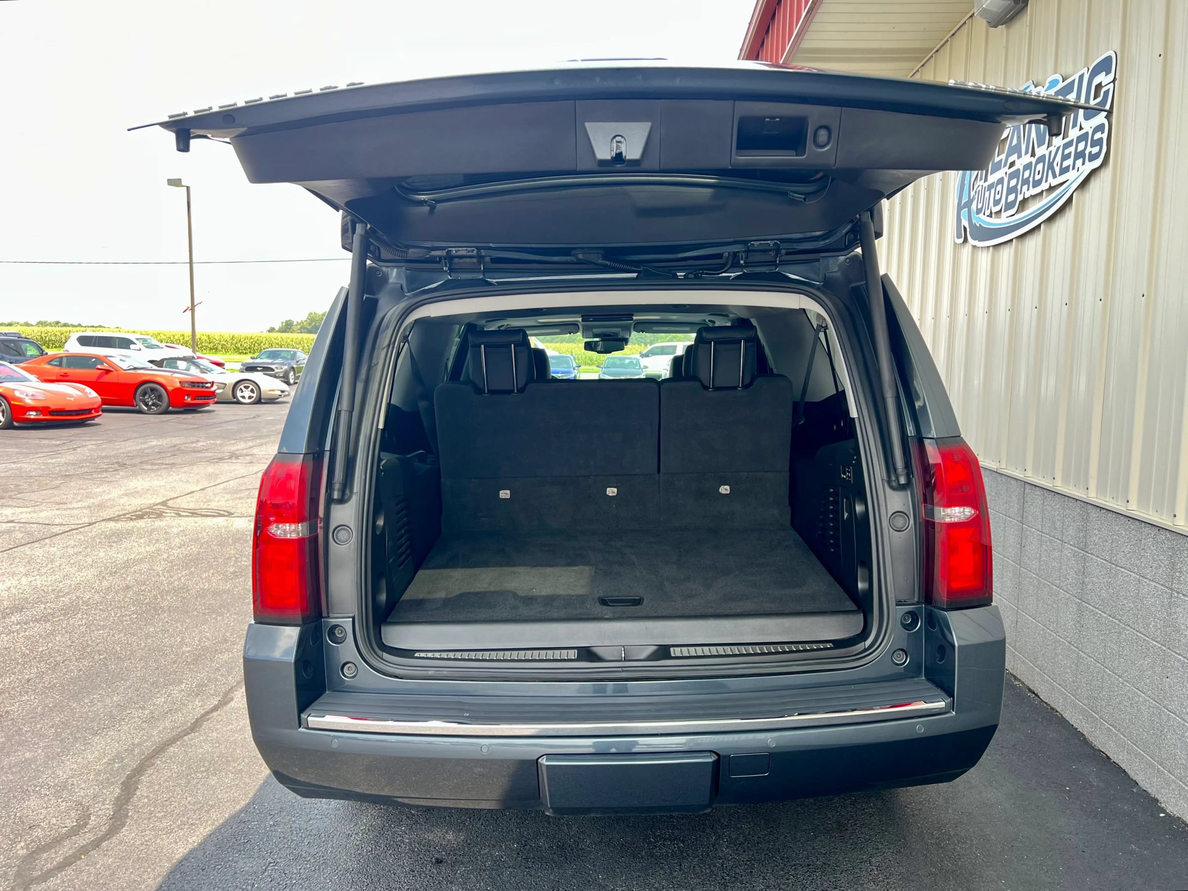 Used 2020 Chevrolet Suburban Premier AWD/4WD image 5