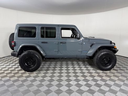 Used 2025 Jeep Wrangler Unlimited Sahara w/ Safety Group AWD/4WD image 7