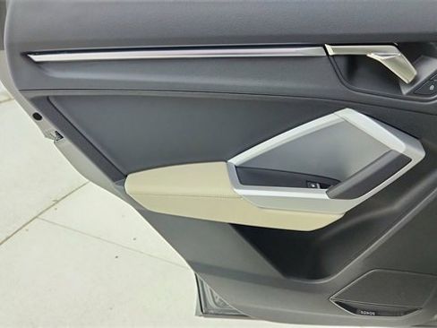 Used 2024 Audi Q3 2.0T Premium Plus image 31