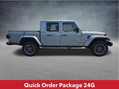 Used 2020 Jeep Gladiator Overland w/ LED Lighting Group AWD/4WD image 4