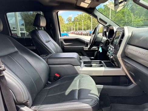 Used 2022 Ford F250 Lariat w/ Black Appearance Package AWD/4WD image 28