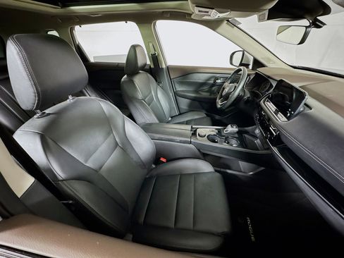 Used 2023 Nissan Rogue SL w/ SL Premium Package image 28