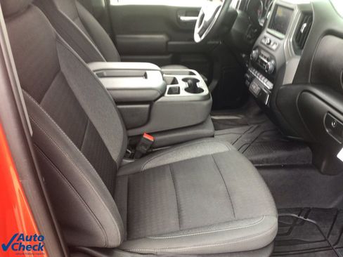 Used 2024 Chevrolet Silverado 2500 Custom w/ Custom Value Package image 13