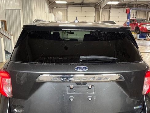 Used 2020 Ford Explorer XLT w/ Equipment Group 202A image 7