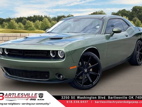Used 2018 Dodge Challenger SXT Plus RWD image 1