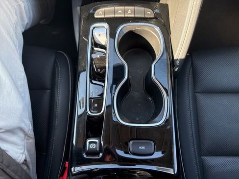 Used 2023 Buick Envision Essence image 25