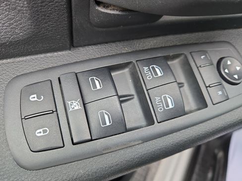 Used 2022 RAM 2500 Tradesman w/ Chrome Appearance Group image 9