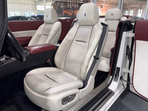 Used 2017 Rolls-Royce Dawn image 56