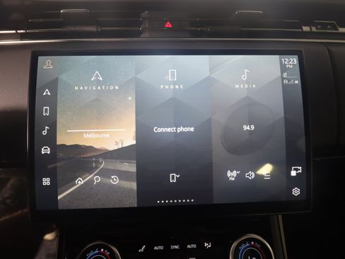 Used 2023 Land Rover Range Rover Sport SE Dynamic image 17