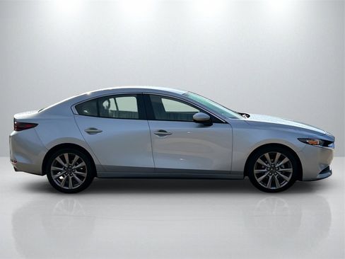 Used 2020 MAZDA MAZDA3 Sedan w/ Select Package image 4