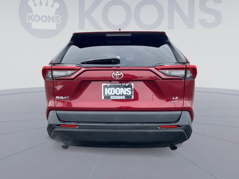 Used 2019 Toyota RAV4 LE image 5