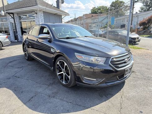 Used 2014 Ford Taurus Limited w/ Equipment Group 301A AWD/4WD image 8