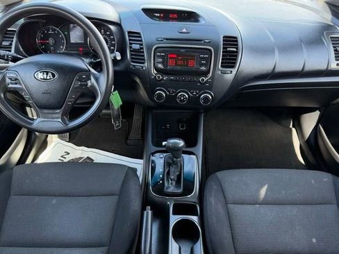 Used 2017 Kia Forte LX FWD image 11