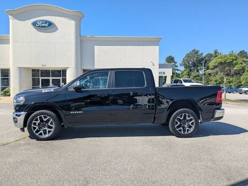 Used 2025 RAM 1500 Laramie AWD/4WD image 6
