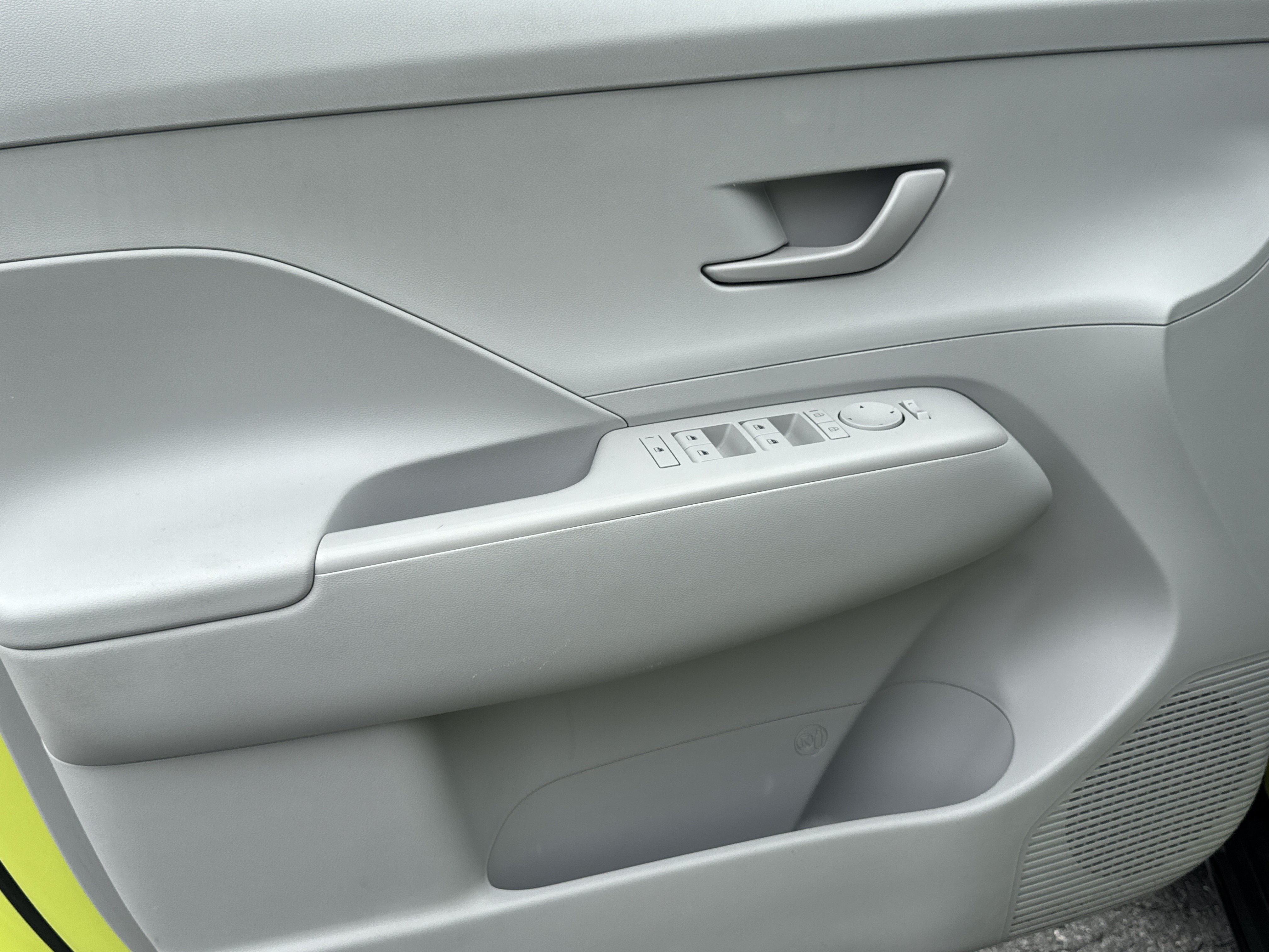 Used 2024 Hyundai Kona SEL w/ Convenience Package FWD image 15