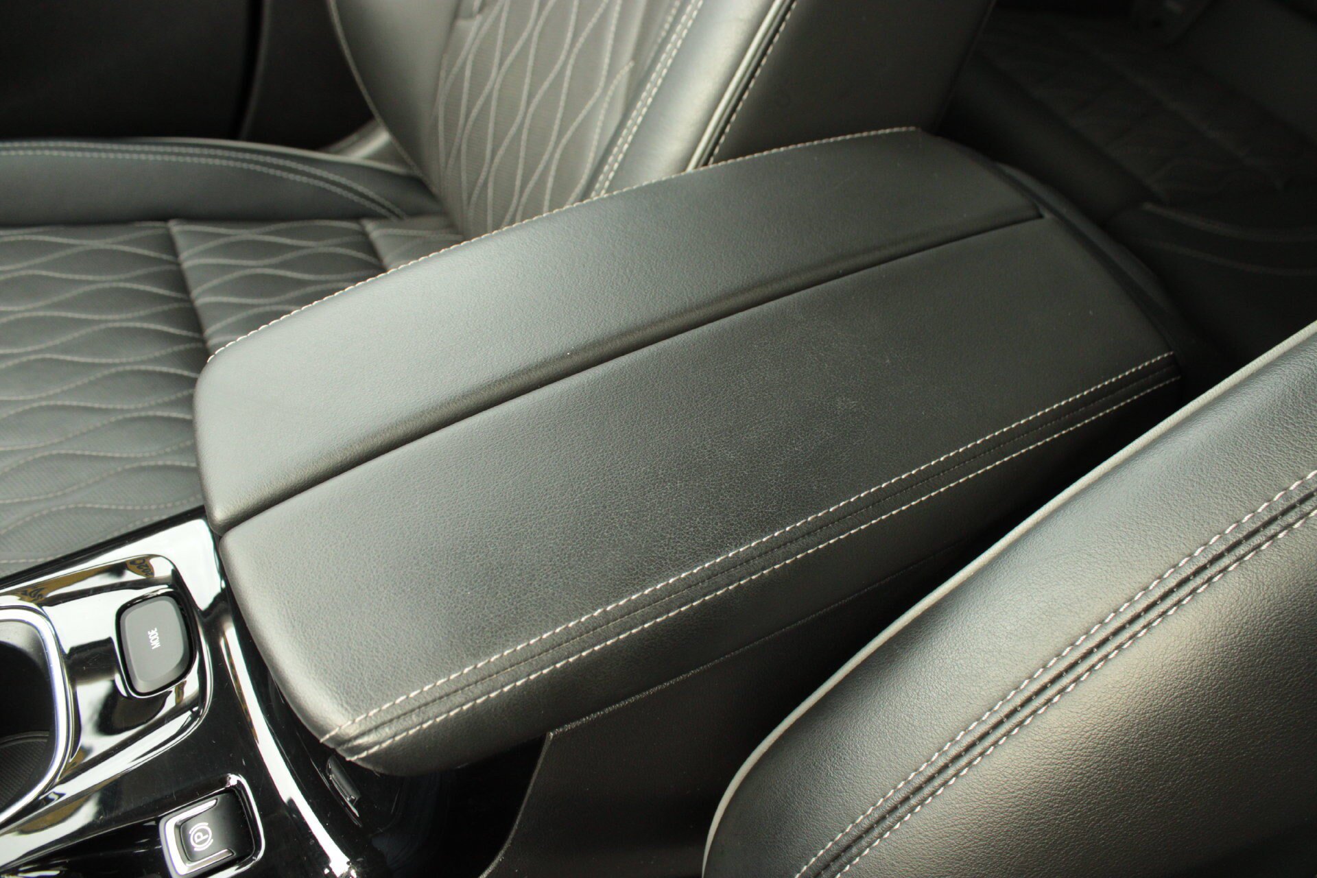 Used 2022 Buick Envision Avenir w/ Technology Package II FWD image 53