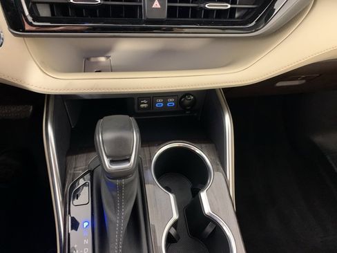 Used 2022 Toyota Highlander Limited image 28