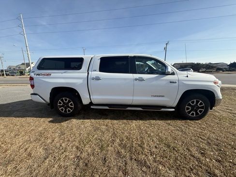 Used 2016 Toyota Tundra SR5 image 8