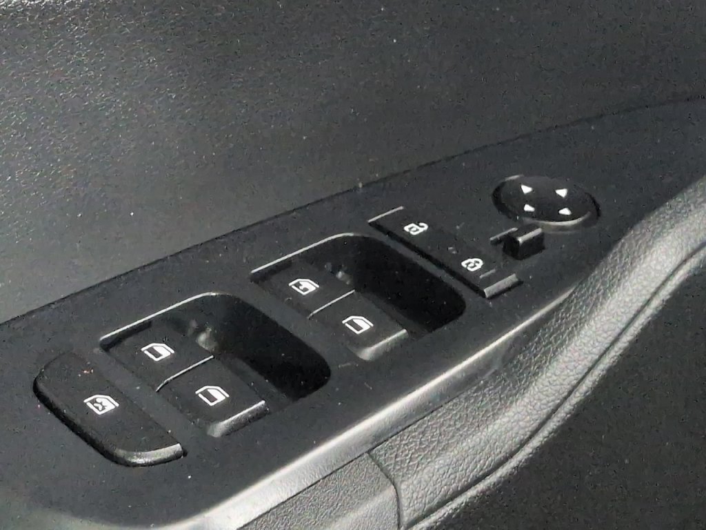 Used 2025 Kia Sportage LX FWD image 39