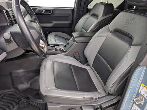 Used 2022 Ford Bronco Black Diamond image 5