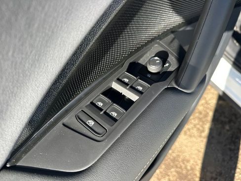 New 2026 Volkswagen Tiguan SE R-Line image 12