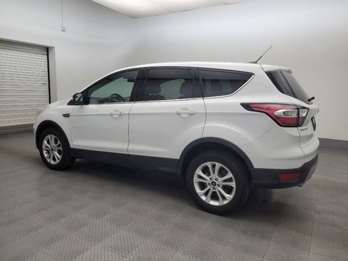 Used 2017 Ford Escape SE image 3