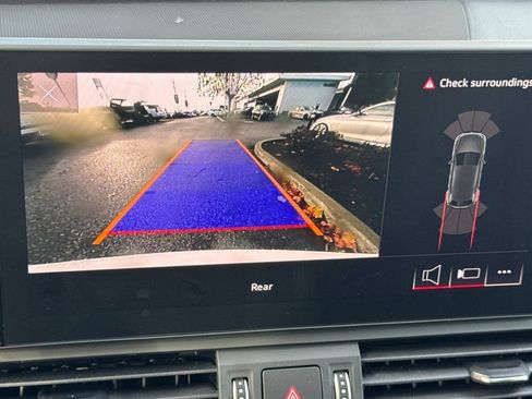 Used 2025 Audi Q5 2.0T Premium image 24