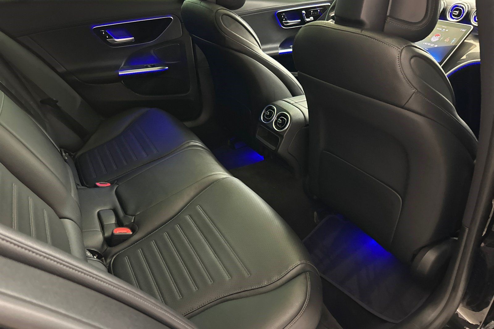 Used 2022 Mercedes-Benz C 300 Sedan image 32