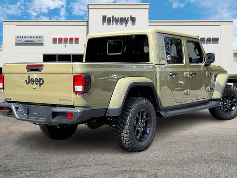 Certified 2025 Jeep Gladiator Sport image 2