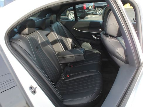 Used 2023 Mercedes-Benz E 350 4MATIC Sedan image 18