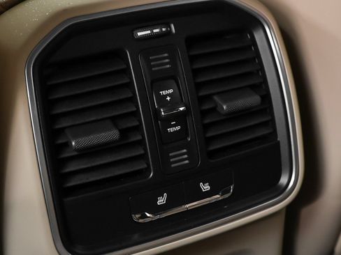 Certified 2026 Porsche Macan S AWD/4WD image 43